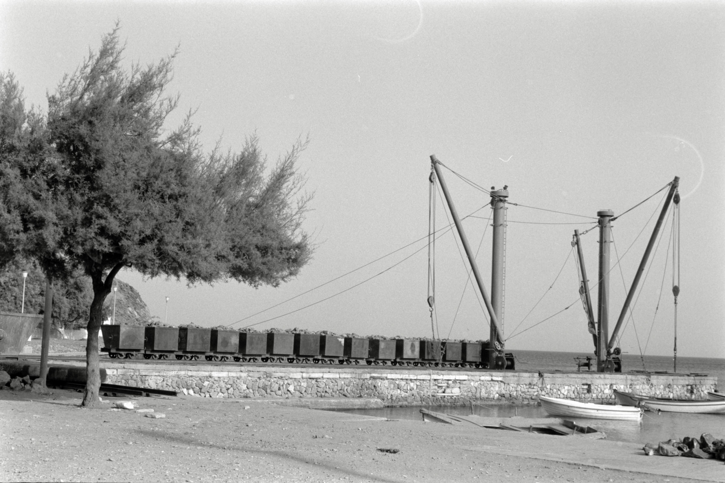 AHP F1991 09 006 sc250507 img27 NLP